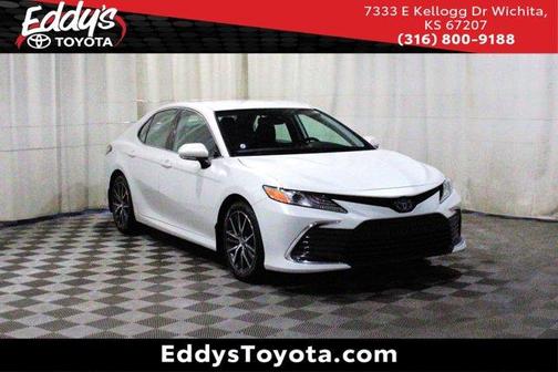 Wind Chill Pearl 2022 Toyota Camry Hybrid XLE