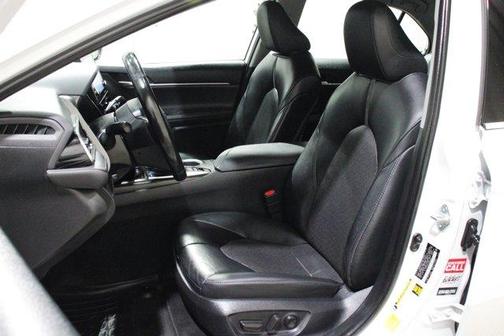 Wind Chill Pearl 2022 Toyota Camry Hybrid XLE
