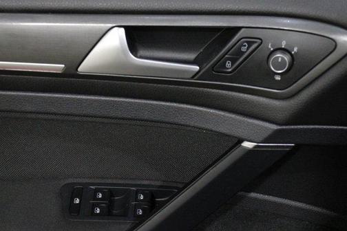 Deep Black Pearl Effect 2019 Volkswagen Golf GTI 2.0T S