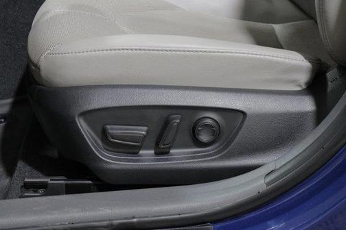 2024 Toyota Camry Hybrid XLE