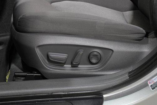 2020 Toyota Camry Hybrid LE