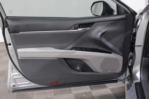 2020 Toyota Camry Hybrid LE