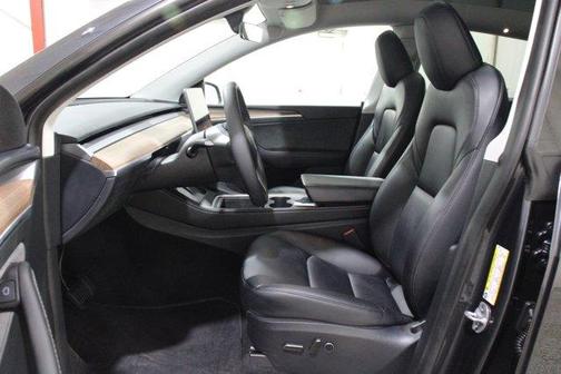 Black 2024 Tesla Model Y Long Range