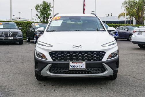 Lunar White 2022 Hyundai KONA SEL