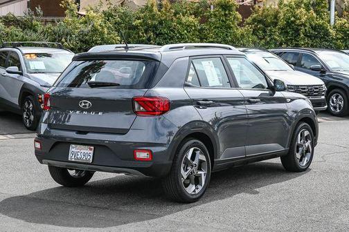 Ecotronic Gray 2025 Hyundai VENUE SEL
