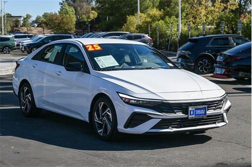 2025 Hyundai ELANTRA SEL Sport