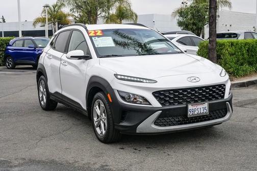 White 2022 Hyundai KONA SEL