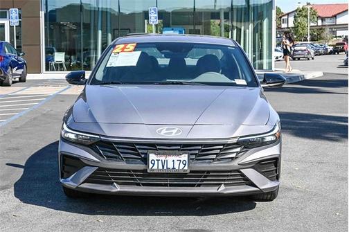 2025 Hyundai ELANTRA SEL Sport