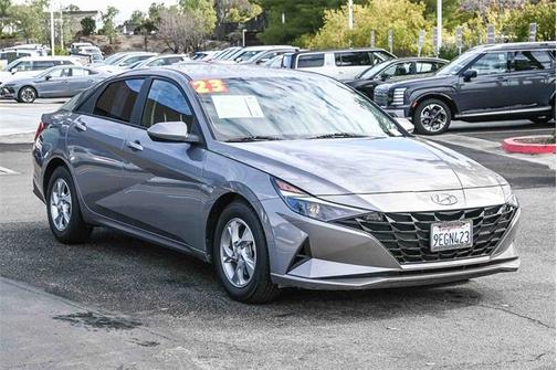 2023 Hyundai ELANTRA SE
