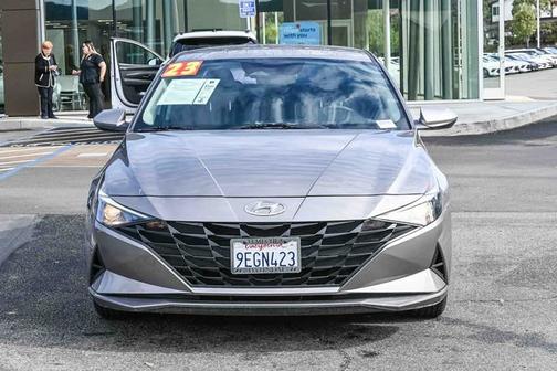 2023 Hyundai ELANTRA SE