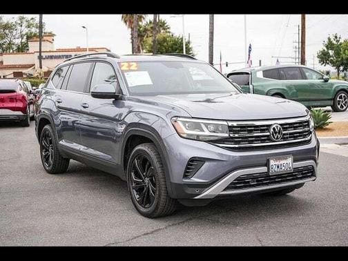 Platinum Gray Metallic 2022 Volkswagen Atlas 2.0T SE w/Technology 4MOTION