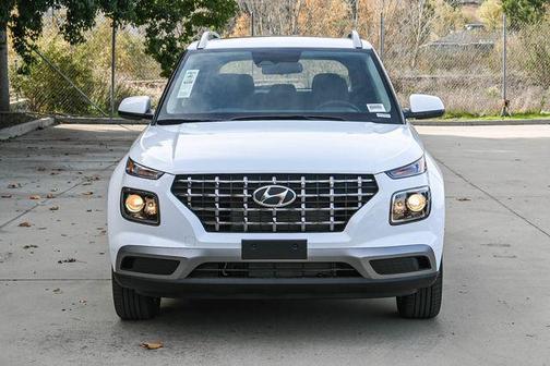 Lunar White 2026 Hyundai VENUE SEL