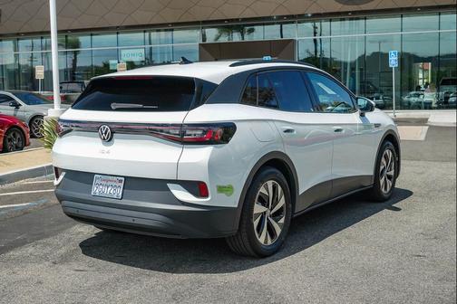 Pure White 2023 Volkswagen ID.4 Pro