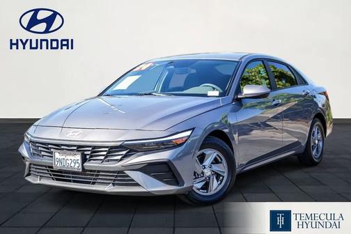 Gray 2024 Hyundai ELANTRA SE