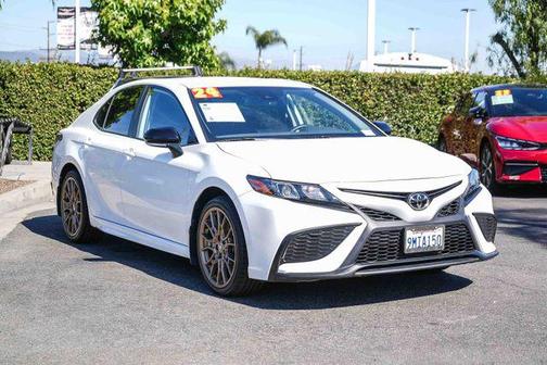 Ice Cap 2024 Toyota Camry SE