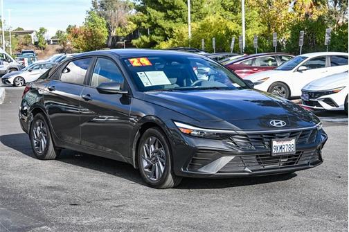 2024 Hyundai ELANTRA SEL