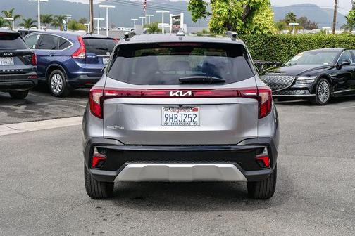 Steel Gray 2024 Kia Seltos EX