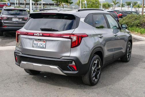Steel Gray 2024 Kia Seltos EX