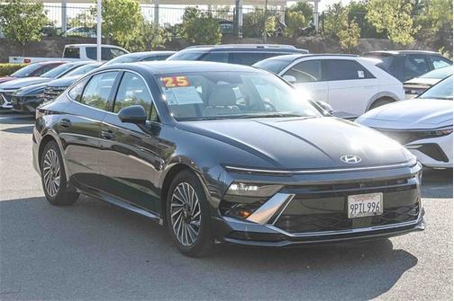 2025 Hyundai SONATA Hybrid Limited