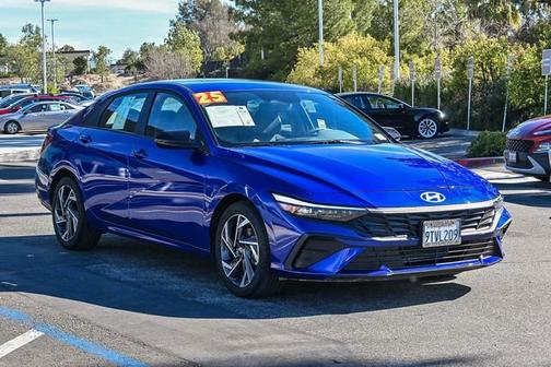 2025 Hyundai ELANTRA SEL Sport