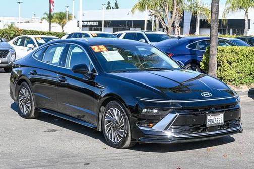 2025 Hyundai SONATA Hybrid Limited