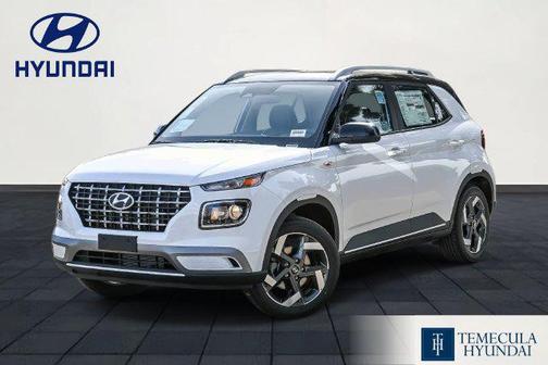 Lunar White w/Black Roof 2026 Hyundai VENUE SEL w/Two-Tone Roof