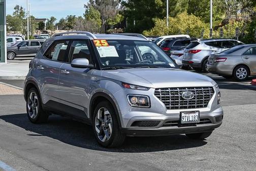 2025 Hyundai VENUE SEL