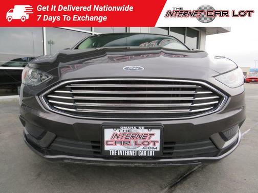 Photo 2 of 49 of 2017 Ford Fusion SE