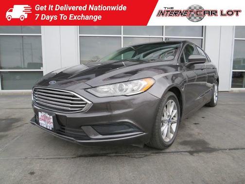 Photo 3 of 49 of 2017 Ford Fusion SE