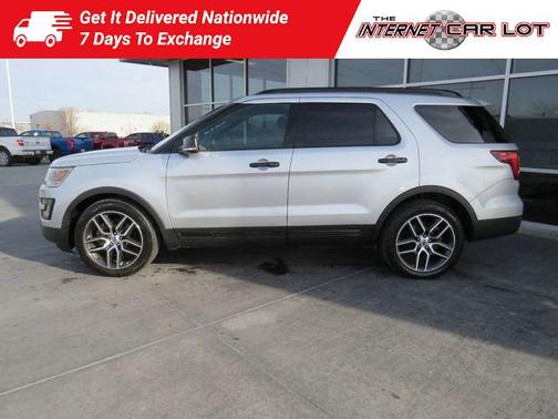 Photo 4 of 50 of 2017 Ford Explorer sport