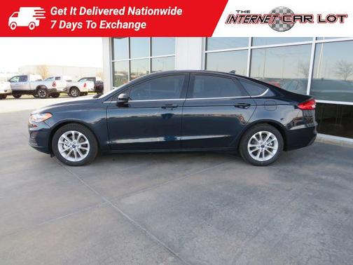 Photo 4 of 49 of 2020 Ford Fusion SE