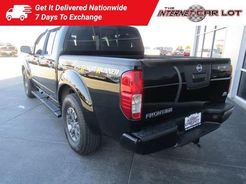 Photo 5 of 42 of 2016 Nissan Frontier Desert Runner