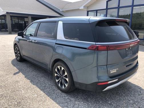 2023 Kia Carnival EX