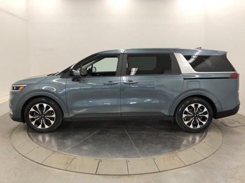 2023 Kia Carnival EX