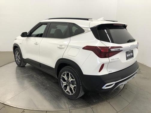 2022 Kia Seltos EX