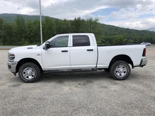 2025 RAM 2500 Tradesman Crew Cab 4x4 6'4' Box