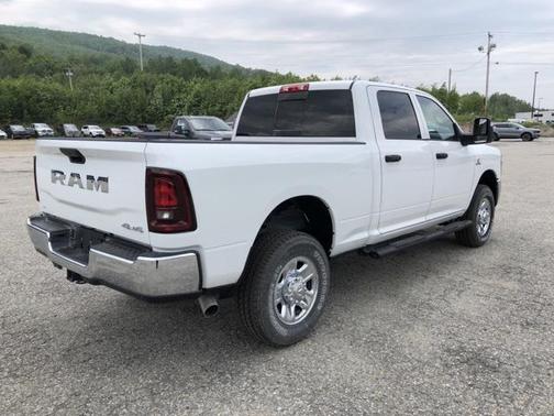 2025 RAM 2500 Tradesman Crew Cab 4x4 6'4' Box
