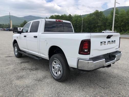 2025 RAM 2500 Tradesman Crew Cab 4x4 6'4' Box