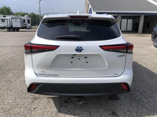 2022 Toyota Highlander Hybrid XLE