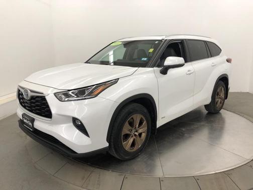 2022 Toyota Highlander Hybrid XLE