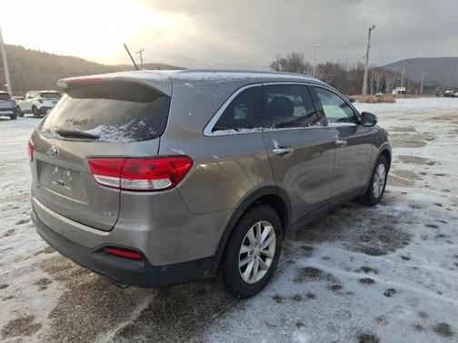 2018 Kia Sorento LX