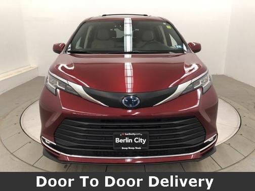 2022 Toyota Sienna XLE 7 Passenger