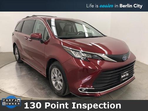 2022 Toyota Sienna XLE 7 Passenger