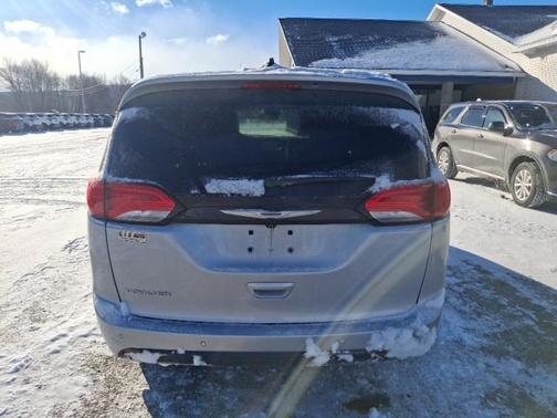 2026 Chrysler Voyager LX