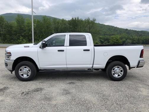 2025 RAM 2500 Tradesman Crew Cab 4x4 6'4' Box