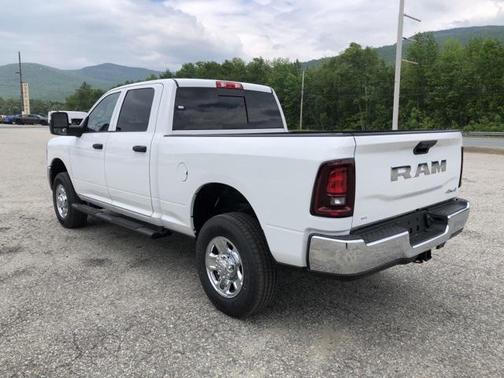 2025 RAM 2500 Tradesman Crew Cab 4x4 6'4' Box