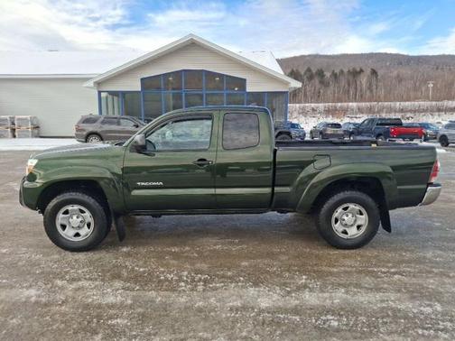2014 Toyota Tacoma Base