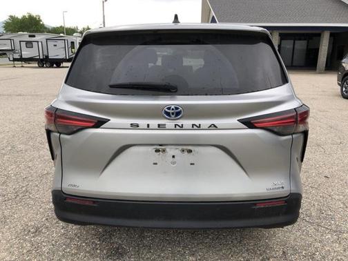 2021 Toyota Sienna XLE 7 Passenger