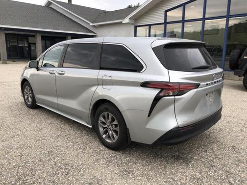 2021 Toyota Sienna XLE 7 Passenger