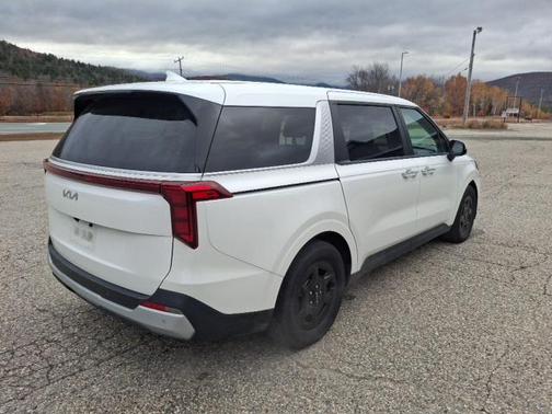 2025 Kia Carnival LXS